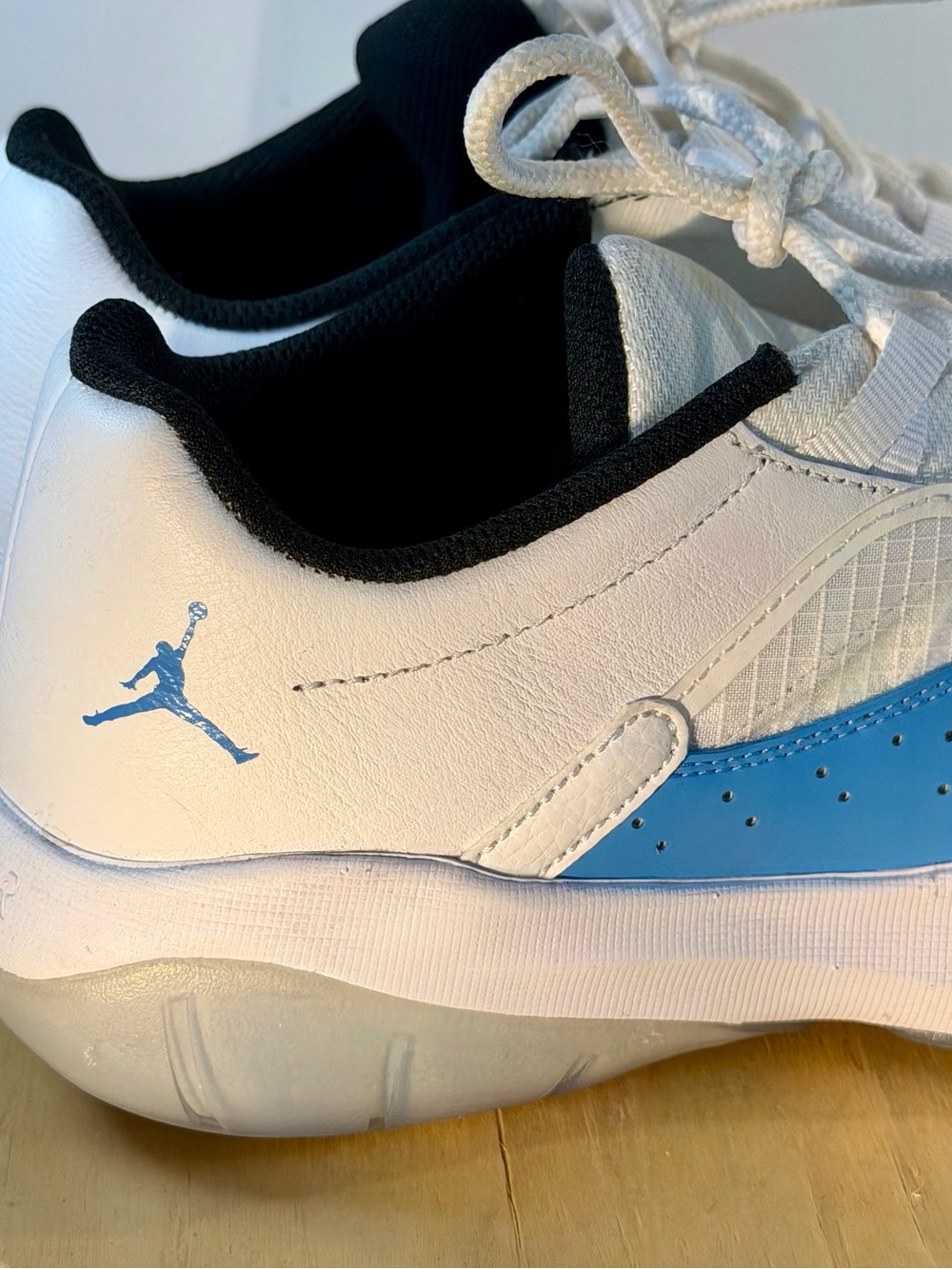Nike Air Jordan 11 CMFT Low Sneakers University Blue and White Men’s - Picture 4 of 9